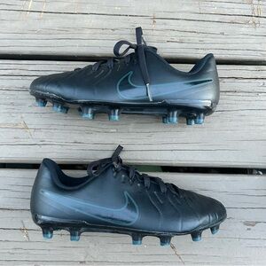 Nike Kids Junior Tiempo Legend 10 Firm Ground Club FG Soccer Cleats | Size 2.5Y